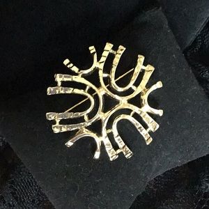 Vintage Sarah Coventry brooch